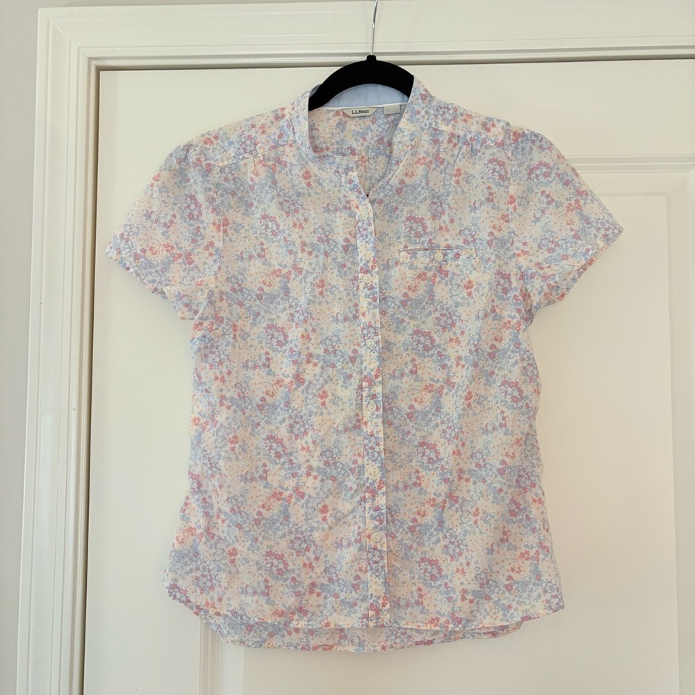 L.L. Bean Women's Cream and Pastel Floral Short Sleeve Button Down Shirt
